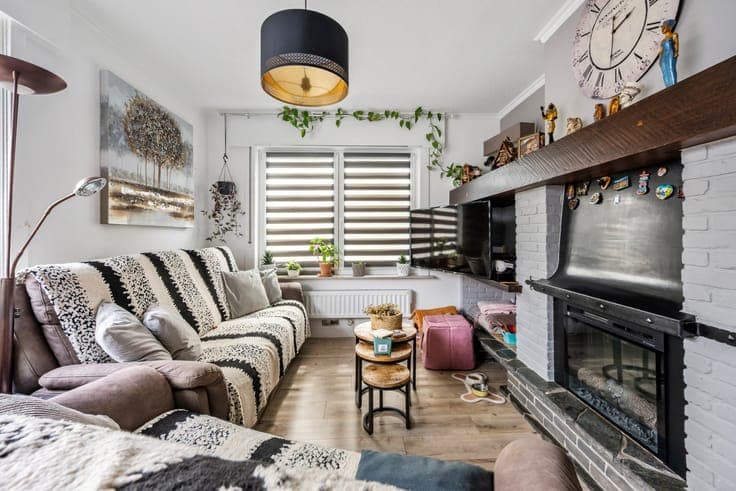 Detached house with 3 bedrooms, garage, and garden in Moors