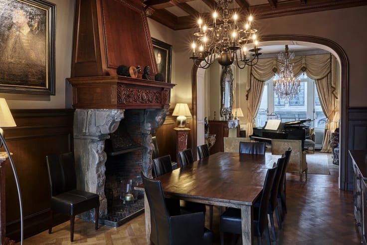 Elegant master house at Place Brugmann, Ixelles