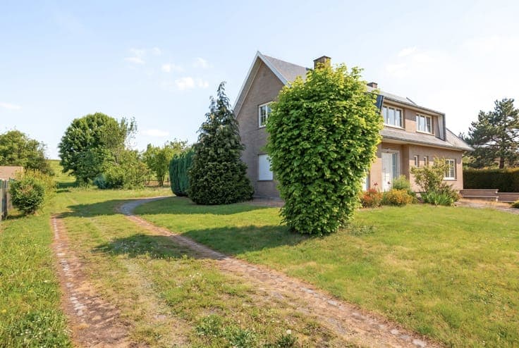 Stunning 5-bedroom villa with spacious grounds in Orp