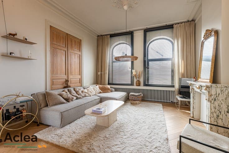 Statige herenwoning met authentieke grandeur aan het Plei...
