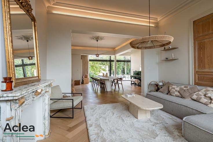 Statige herenwoning met authentieke grandeur aan het Plei...