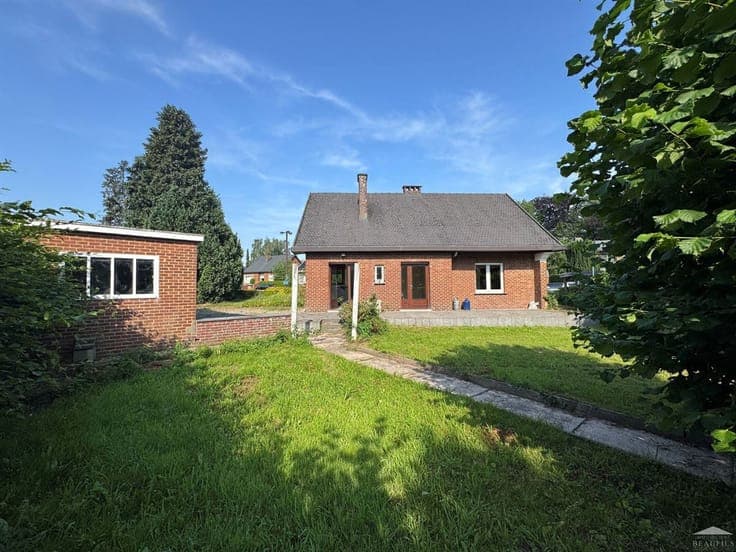 Bonne maison très bien située