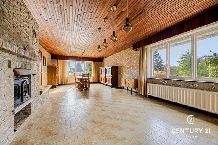 Detached house with potential on spacious plot in Nieuwrode