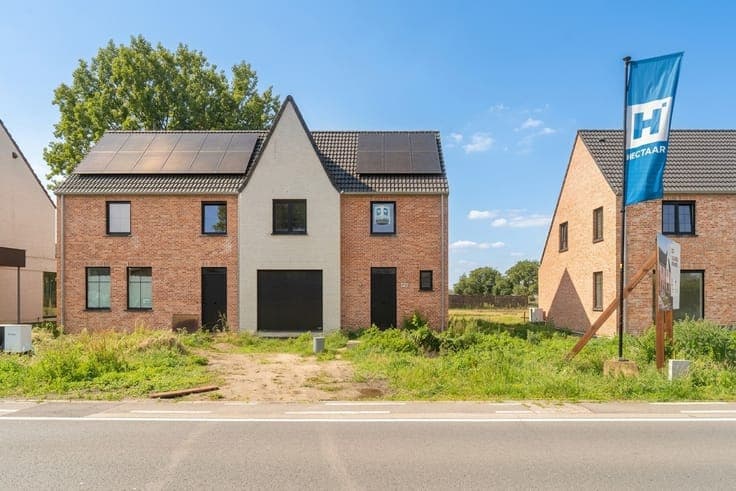 Hectaar bouwt halfopen woningen in Arisdonk, Waarschoot!