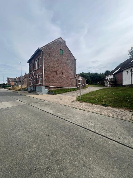 Karaktervolle woning uit 1903 op ruim perceel met grote t...