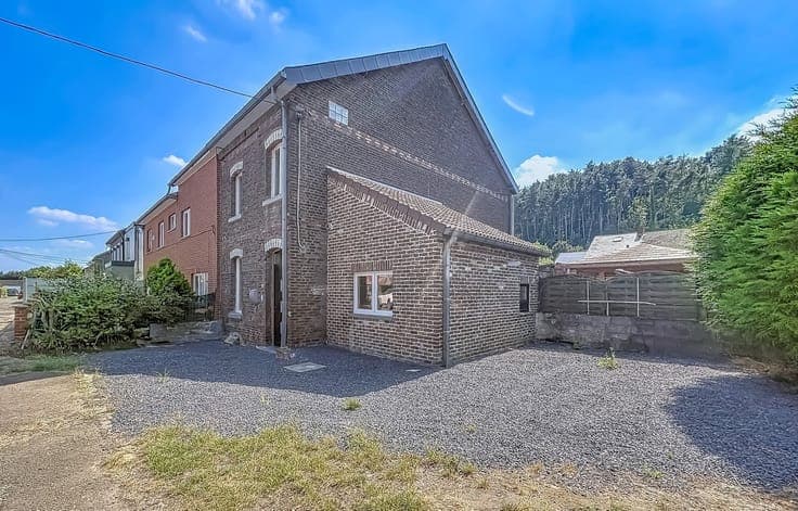 TRES JOLIE MAISON COMPLETEMENT RENOVEE
