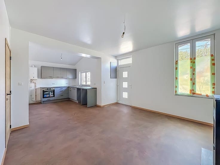 TRES JOLIE MAISON COMPLETEMENT RENOVEE
