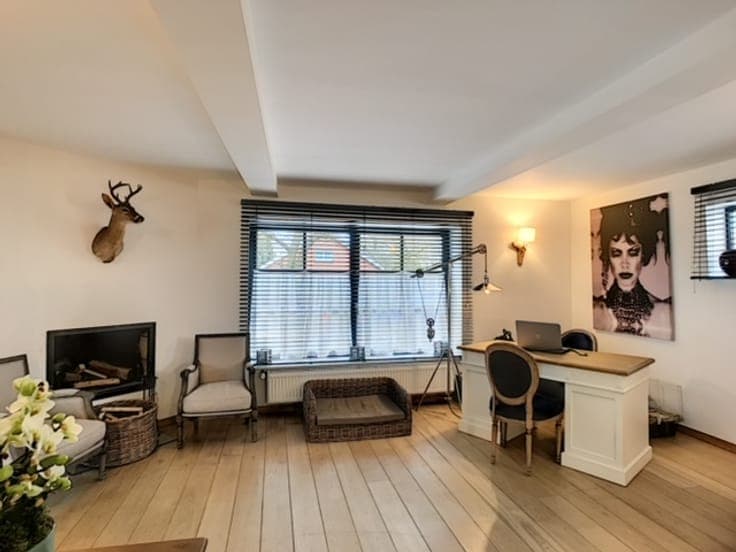 6-bedroom house in a sought-after area in Ohain