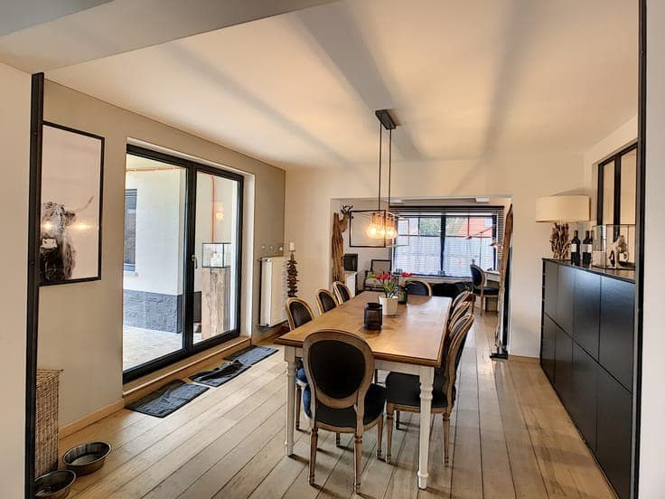 6-bedroom house in a sought-after area in Ohain