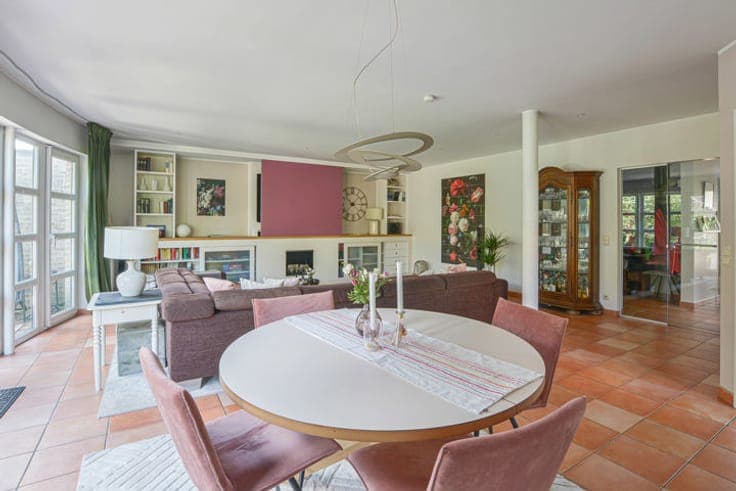 Semi-detached house walking distance to center Sterrebeek