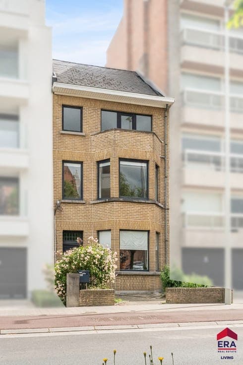 Spacious house with 5 bedrooms and garden in the centre