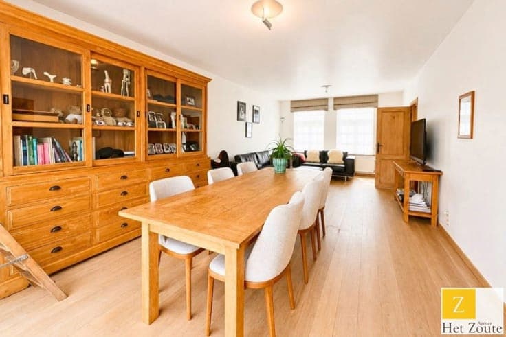 Stijlvolle halfopen woning met 4 slaapkamers