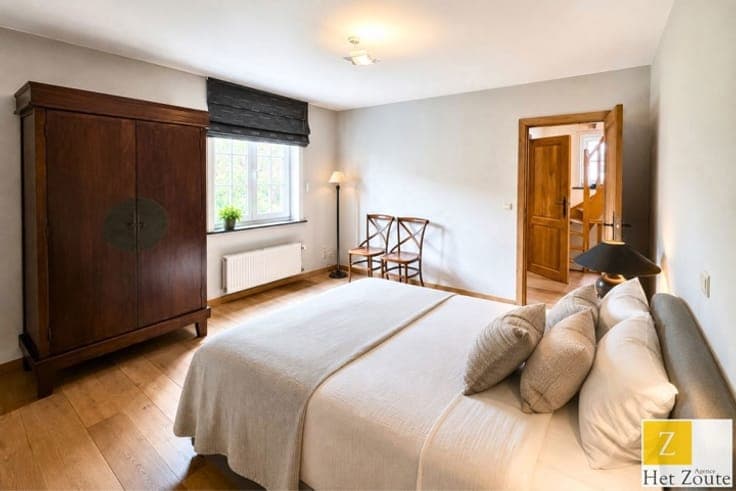 Stijlvolle halfopen woning met 4 slaapkamers