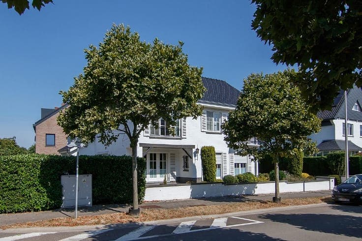 AUTHENTIEKE VILLA IN RESIDENTIËLE OMGEVING, KARAKTERVOL W...