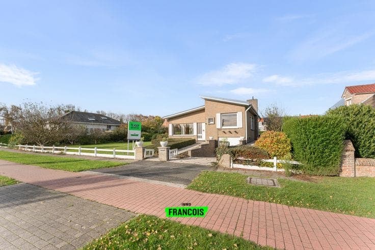 Spacious, ready-to-move-in villa on an exceptional plot of …