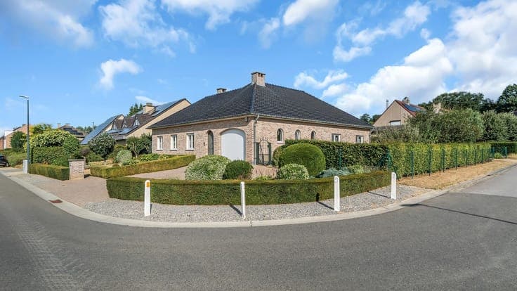 House in Linden
