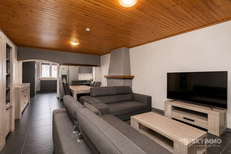 CHARMANTE MAISON POSS 6 CH - 204M2 HABITABLES - TERRASSE