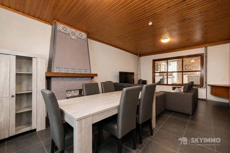 CHARMANTE MAISON POSS 6 CH - 204M2 HABITABLES - TERRASSE