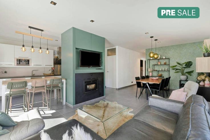 Single-storey house with 5 bedrooms in Lenelde