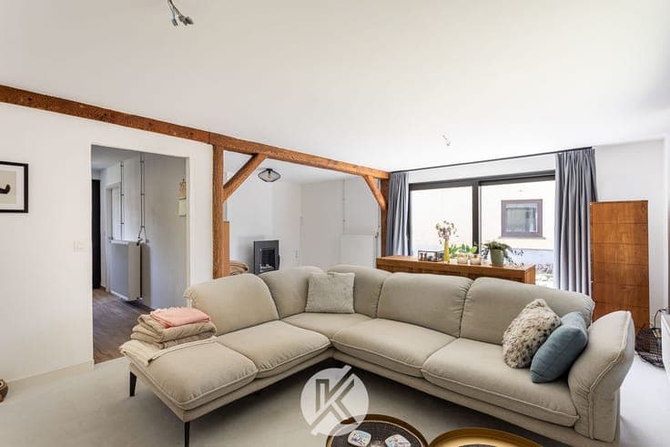 Tijdloze bungalow met stijlvolle afwerking