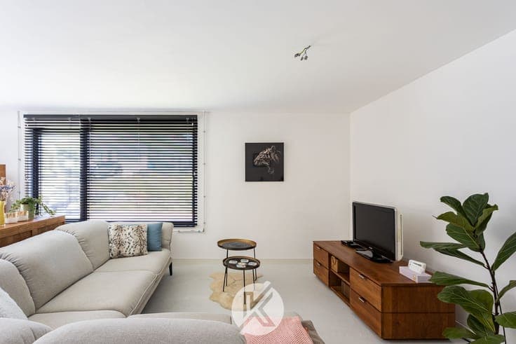 Tijdloze bungalow met stijlvolle afwerking