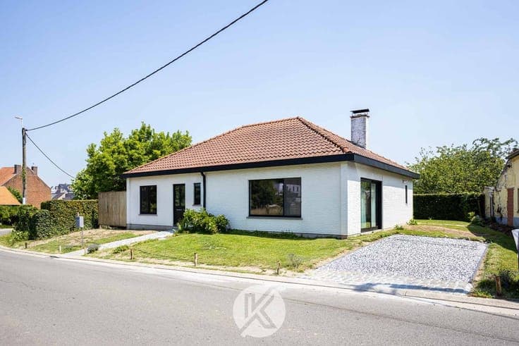 Tijdloze bungalow met stijlvolle afwerking