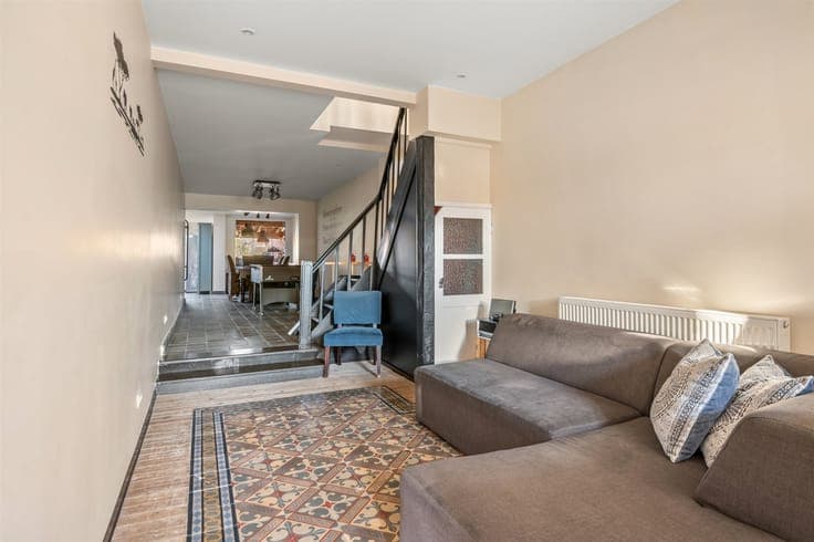 Centrally located family home with sunny garden.
