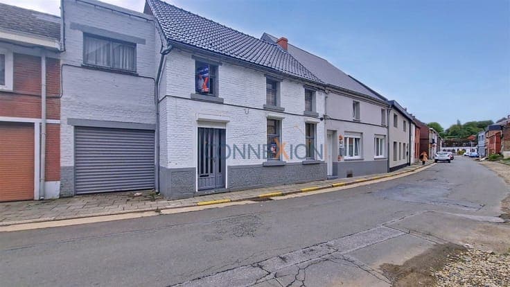 Family home with 4 bedrooms, garage and exterior
