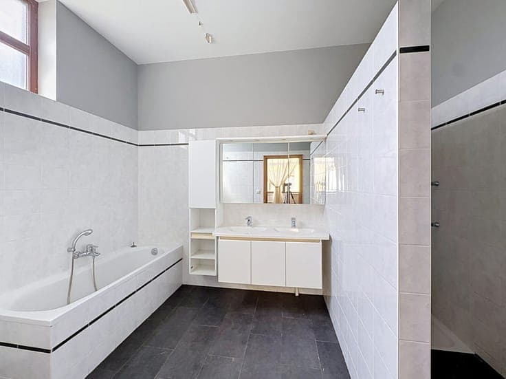 Property development with planning permission – 2 flats of 1