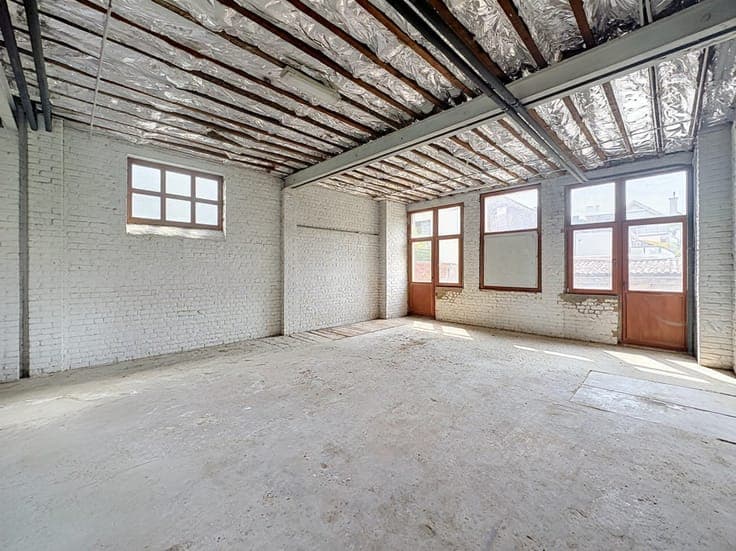 Property development with planning permission – 2 flats of 1