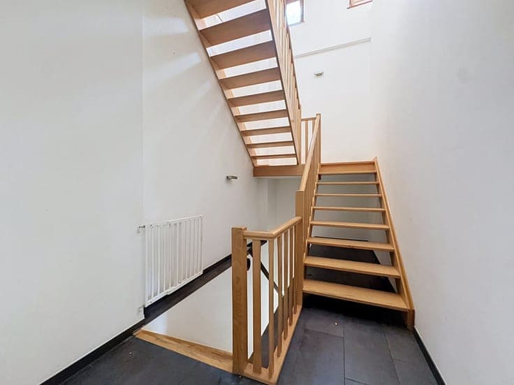 Property development with planning permission – 2 flats of 1