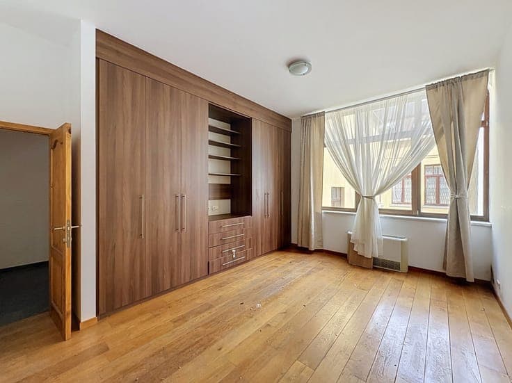 Property development with planning permission – 2 flats of 1
