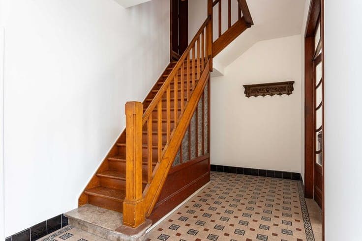 Family Home with 5 Bedrooms in Harelbeke