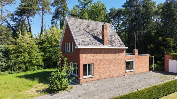 Woning van 155m² in open bebouwing op 10 are 30ca