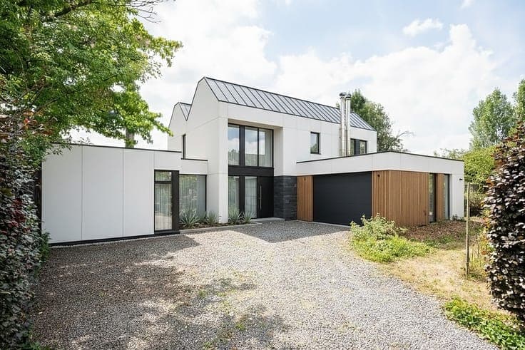Modernistische villa met praktijkruimte en zuidwestgerich...