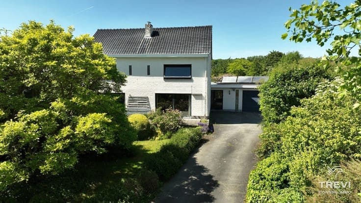 Belle maison avec piscine dans un quartier calme