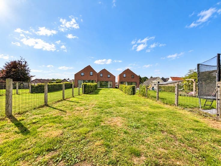 Te koop, moderne woning met hoogwaardige afwerking en pra...