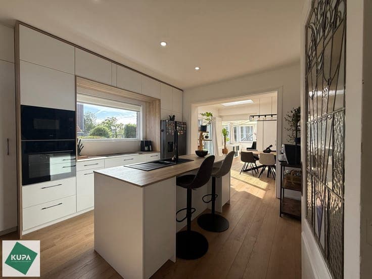 Karaktervolle woning met tuin te koop in centrum Izegem