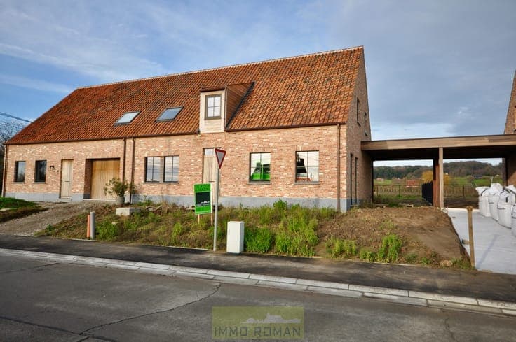 Halfopen nieuwbouwwoning te Amougies!