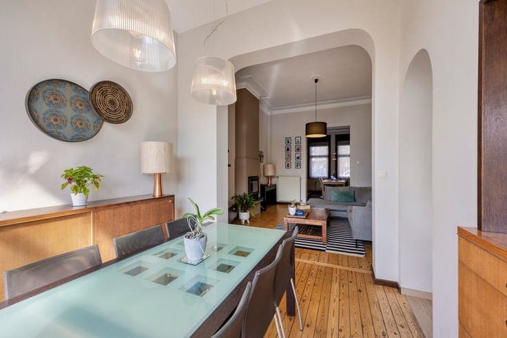 Ruime en lichtrijke woning met een aangename zuidgerichte tu