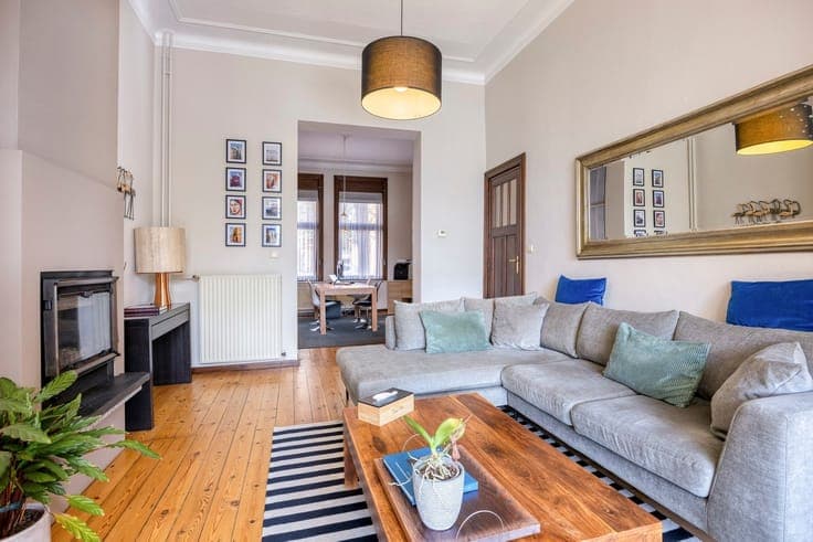 Ruime en lichtrijke woning met een aangename zuidgerichte tu