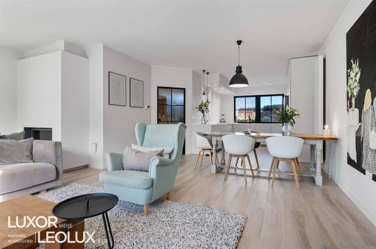 Move-in-ready home with high-quality finishes