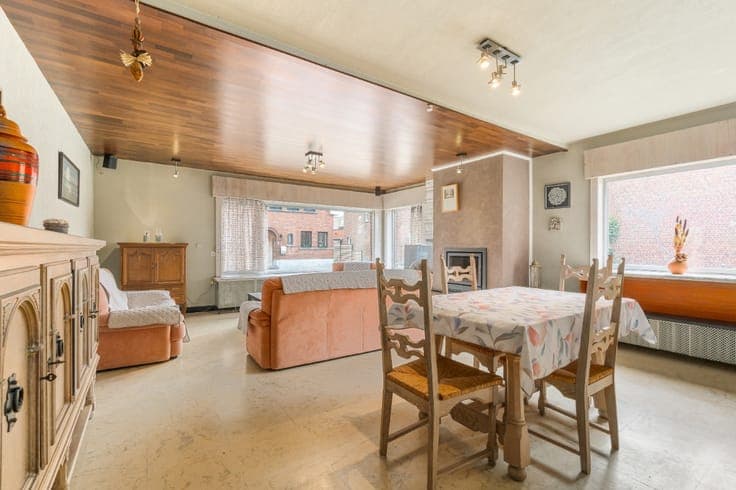 Single-storey house with 4 bedrooms and a sunny garden