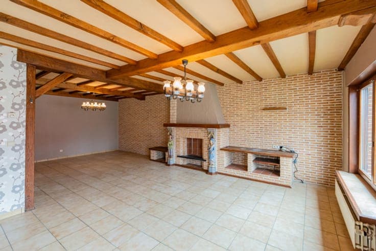 4-Bedroom Home in Pepingen