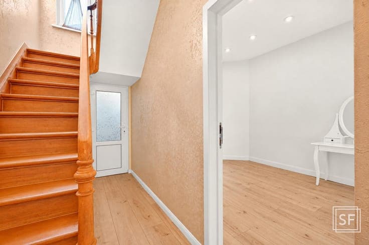 Energy-efficient renovated house with 4 bedrooms