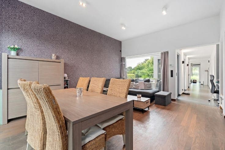 Totaal vernieuwde instapklare woning OB - Lokeren Heieinde.