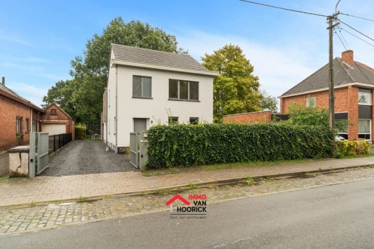 Totaal vernieuwde instapklare woning OB - Lokeren Heieinde.