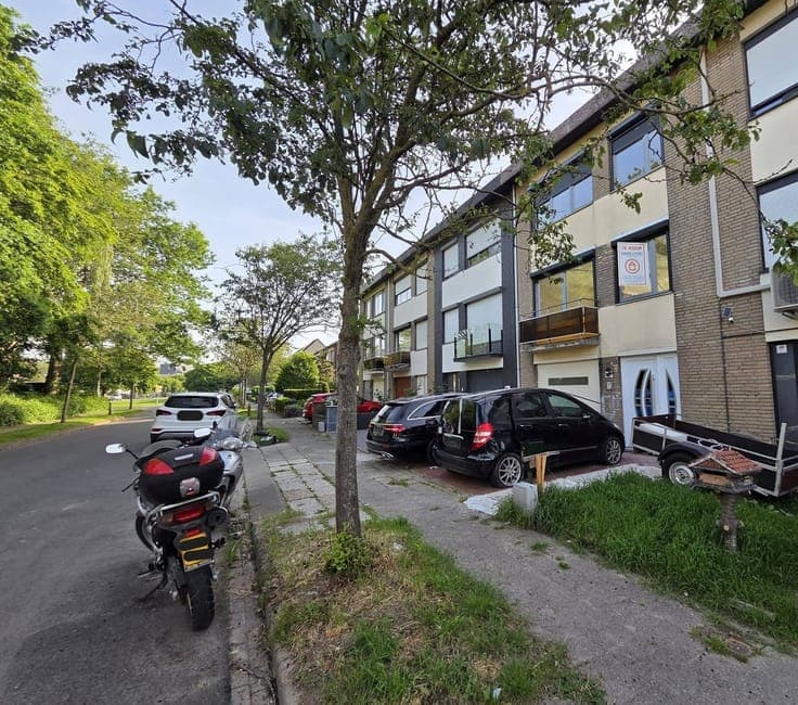 Semi-detached housing in a quiet residential area.