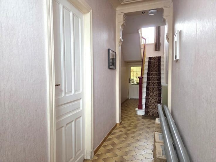 WSB-Immo: Spacious character home with garden & garage
