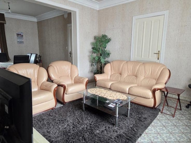 WSB-Immo: Spacious character home with garden & garage